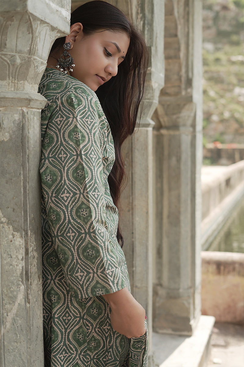 Plus size Mehendi green abstract printed kurta pant