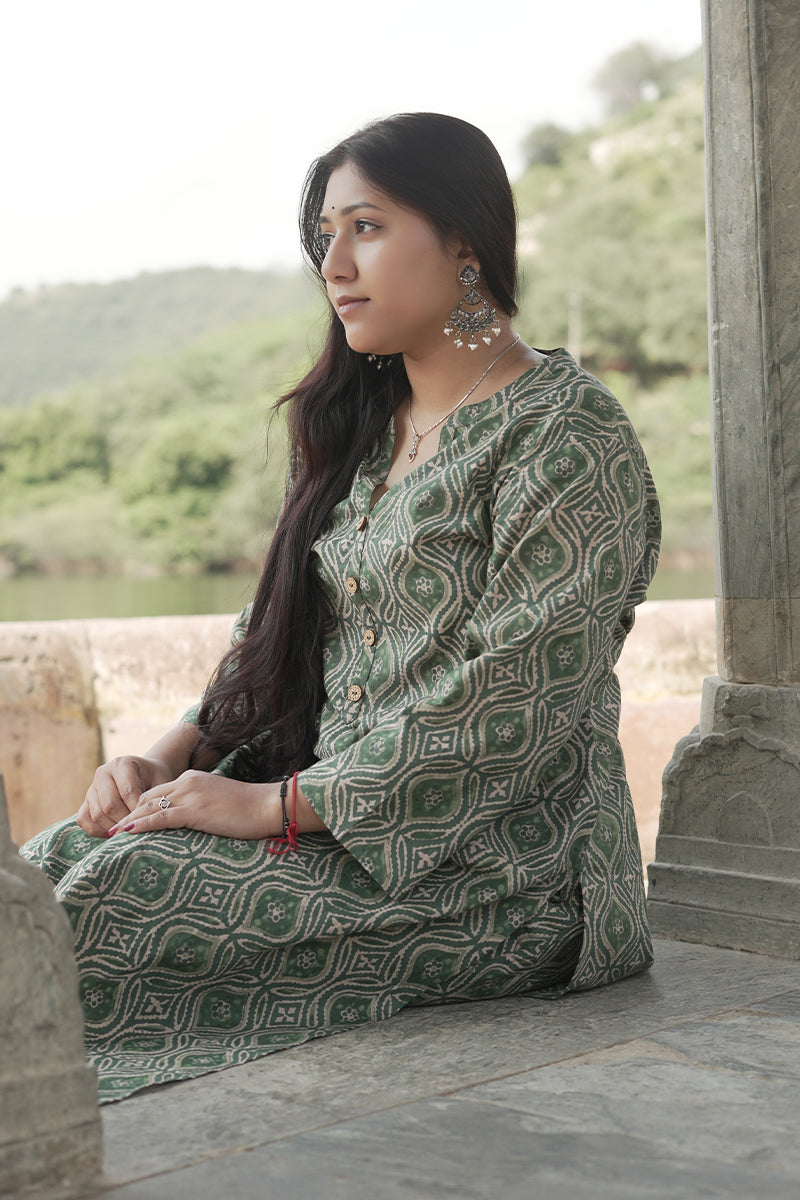 Plus size Mehendi green abstract printed kurta pant